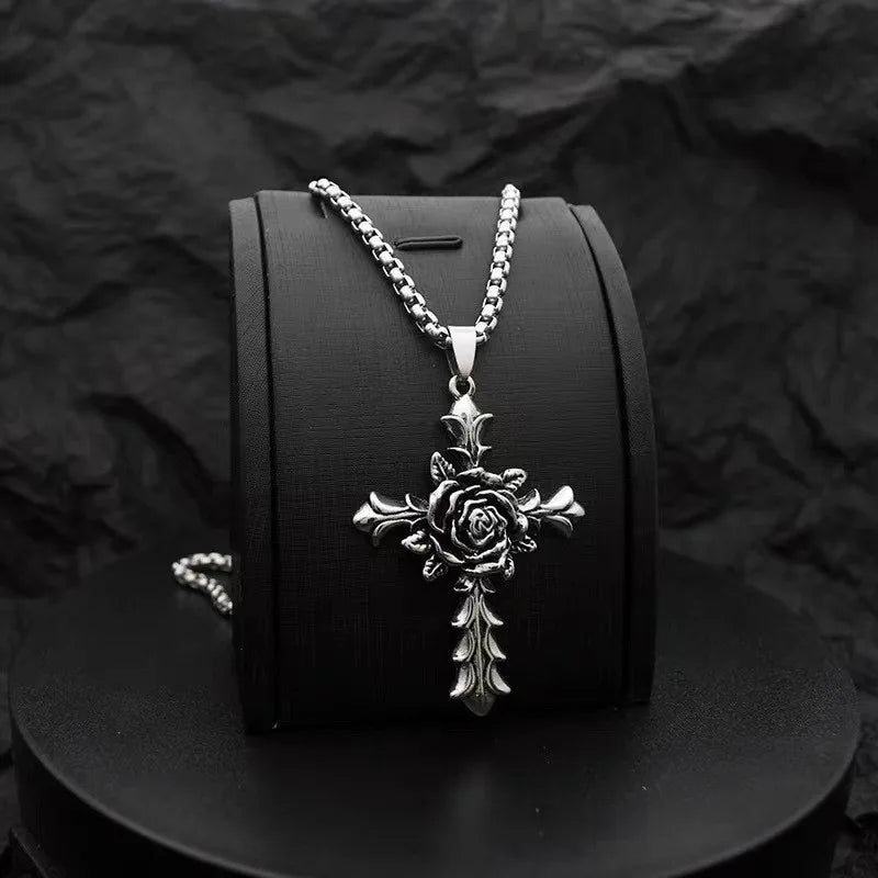 Collar de Cruz de Rosa